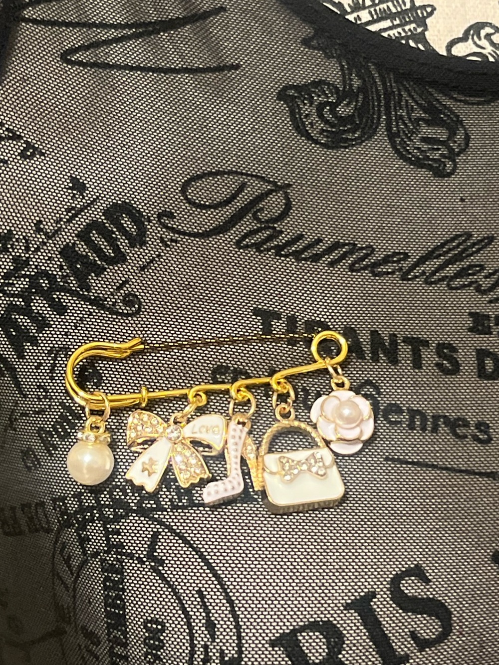 Charm Safety Pin or Brooches pink,white or black pick one Choose your color - Picture 8 of 17